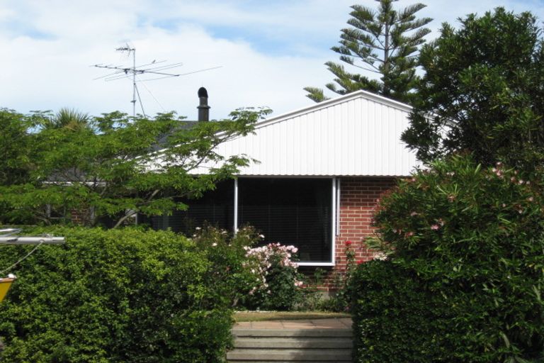 Photo of property in 2/54 Raekura Place, Redcliffs, Christchurch, 8081