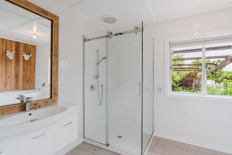 Photo of property in 1986 Kakaramea Road, Ngahinapouri, Hamilton, 3290