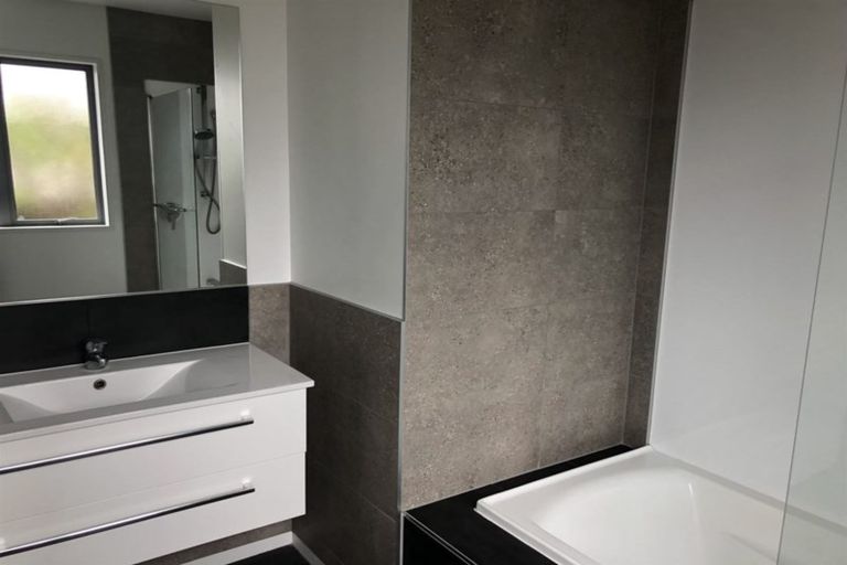 Photo of property in 2/65 Kuaka Crescent, Bromley, Christchurch, 8062