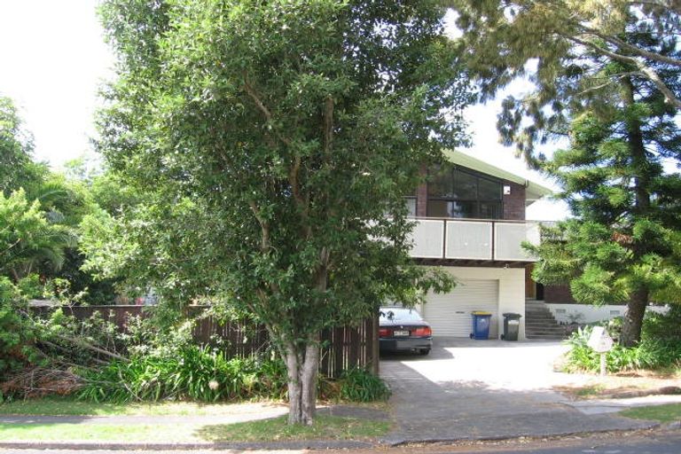 Photo of property in 19 Waiau Street, Torbay, Auckland, 0630