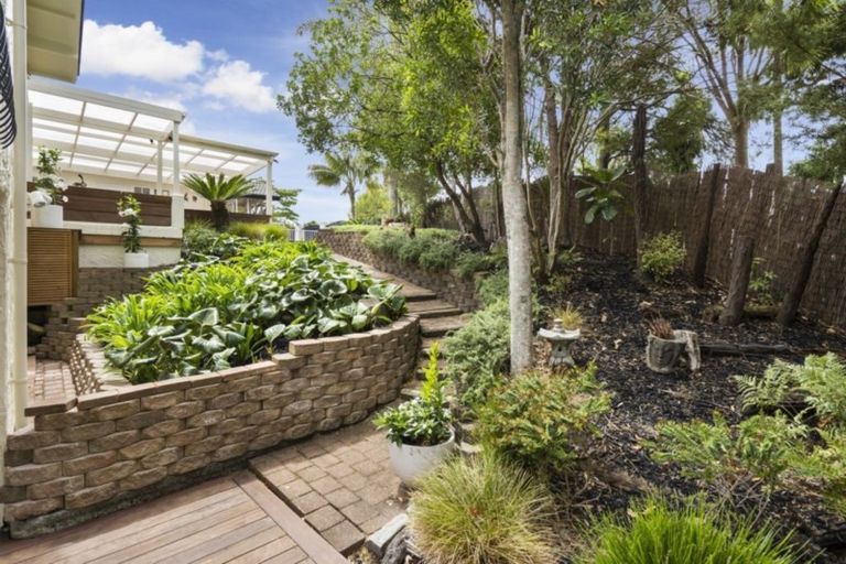 Photo of property in 53 Nui Mana Place, Te Atatu South, Auckland, 0610