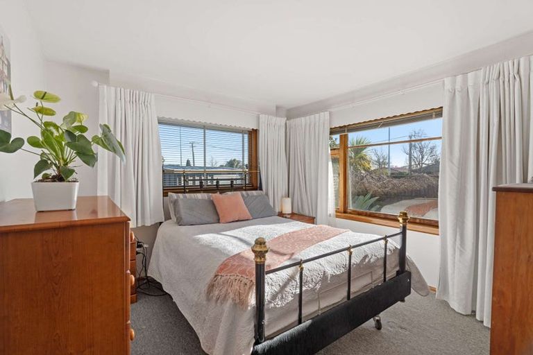 Photo of property in 305 Lake Terrace Road, Shirley, Christchurch, 8061