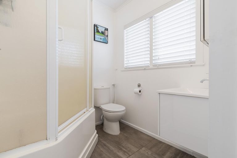 Photo of property in 1/10 Ron Keat Drive, Papakura, 2110