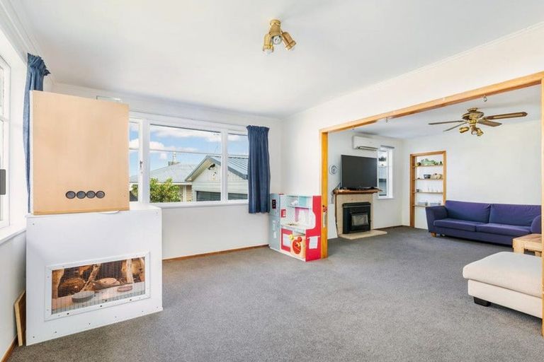 Photo of property in 1 Sarona Avenue, Glen Eden, Auckland, 0602