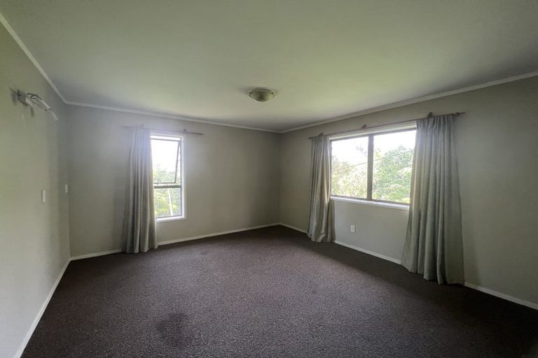 Photo of property in 121 Chamberlain Road, Massey, Auckland, 0614