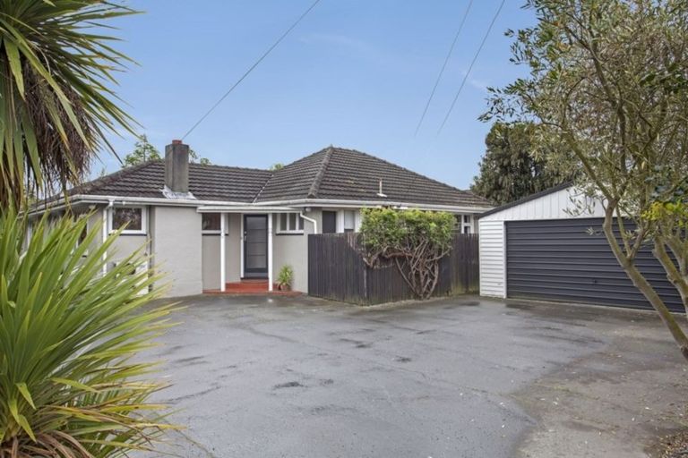 Photo of property in 1/38 Aorangi Road, Bryndwr, Christchurch, 8053