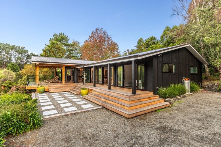 Photo of property in 72 Reid Road, Glenbrook, Waiuku, 2681