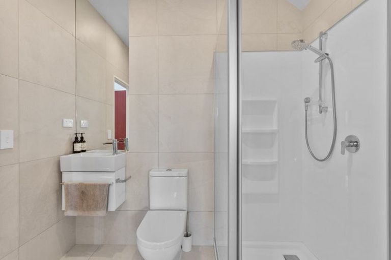 Photo of property in 10 Onekura Street, Red Beach, 0932