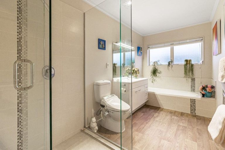 Photo of property in 4 Astor Place, Orewa, 0931