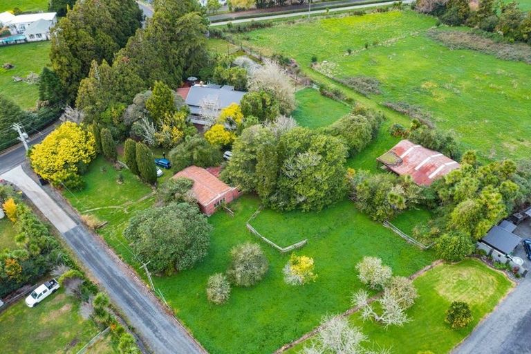 Photo of property in 130 Boord Crescent, Kumeu, 0891