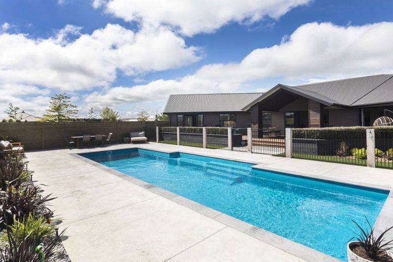 Photo of property in 14 Kingsdowne Drive, West Melton, 7618