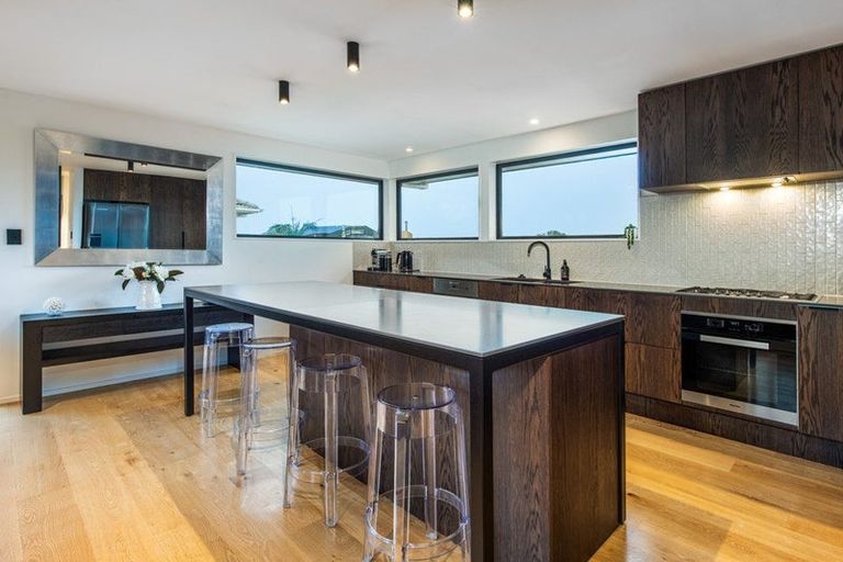 Photo of property in 7b Gulf Road, Murrays Bay, Auckland, 0630