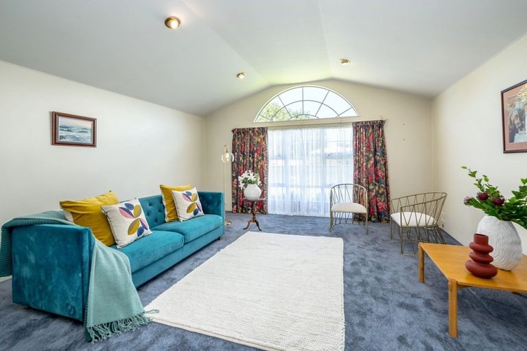 Photo of property in 15 Wood Street, Greytown, 5712