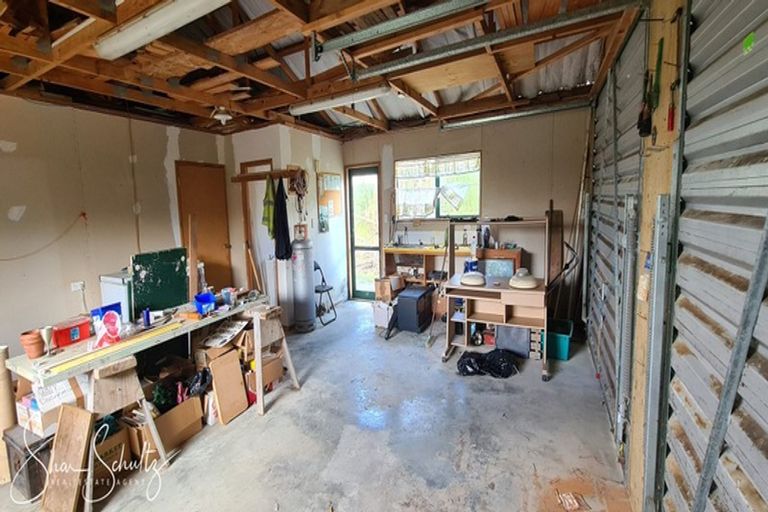 Photo of property in 105 Gorge Road, Maungaturoto, 0520