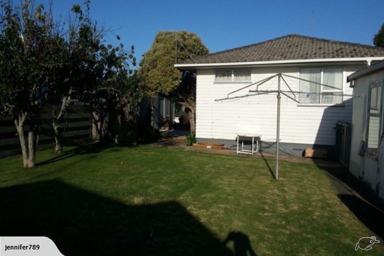 Photo of property in 391 Bucklands Beach Road, Bucklands Beach, Auckland, 2012