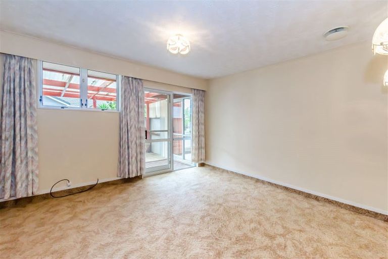 Photo of property in 13 Hookway Grove, Paraparaumu, 5032