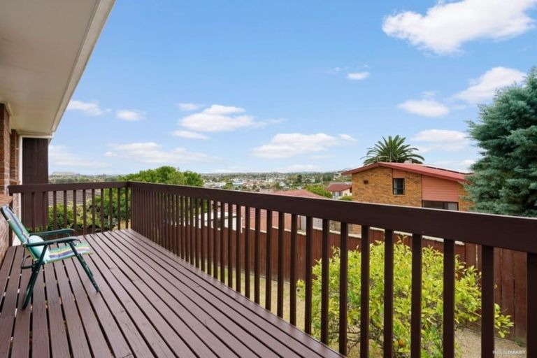 Photo of property in 1/74 Dalwhinnie Parade, Highland Park, Auckland, 2010