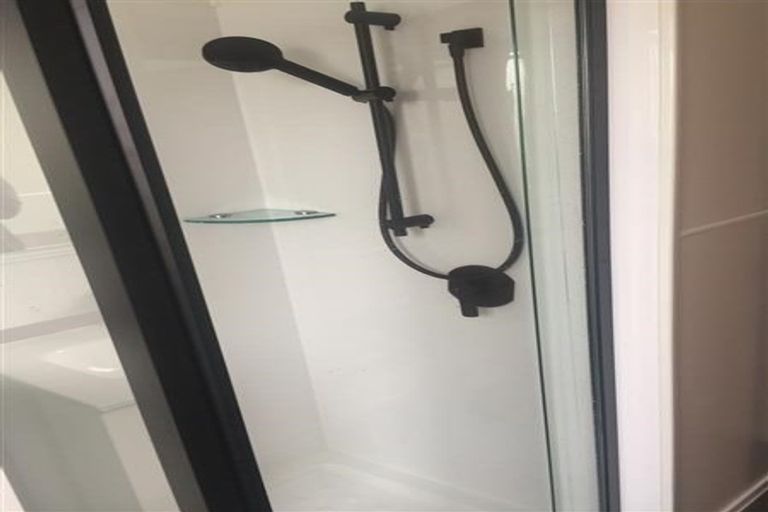 Photo of property in 2/26 Navigator Place, Papatoetoe, Auckland, 2025