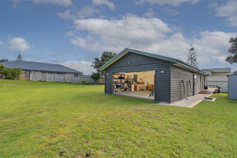 Photo of property in 106 Rimu Place, Matarangi, Whitianga, 3592