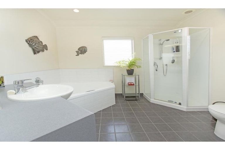 Photo of property in 11 Clansman Terrace, Gulf Harbour, Whangaparaoa, 0930