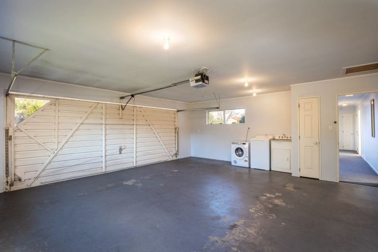 Photo of property in 3a Kinross Drive, Merrilands, New Plymouth, 4312