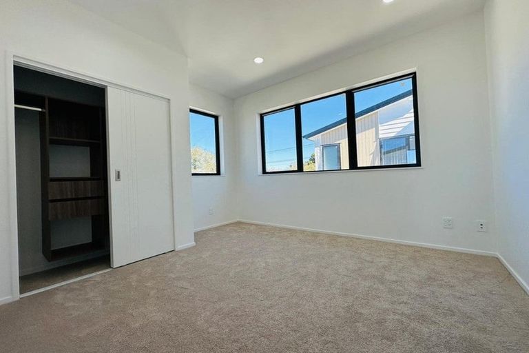 Photo of property in 1c Edwards Avenue, Henderson, Auckland, 0610