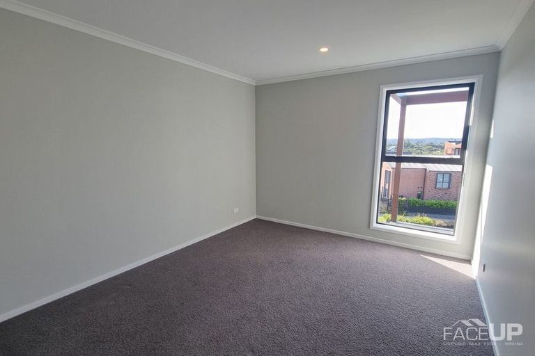 Photo of property in 2/1 Ko Roa Lane, Hobsonville, Auckland, 0616