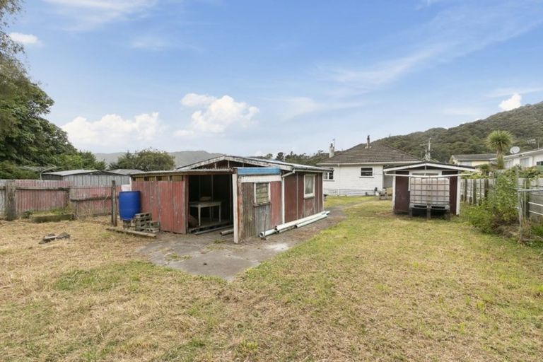 Photo of property in 28 Kowhai Street, Wainuiomata, Lower Hutt, 5014