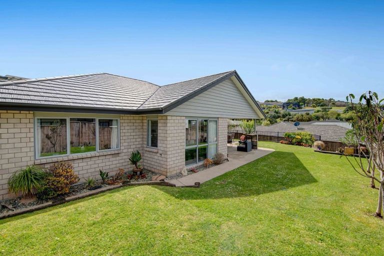 Photo of property in 16 Ariel Place, Snells Beach, 0920