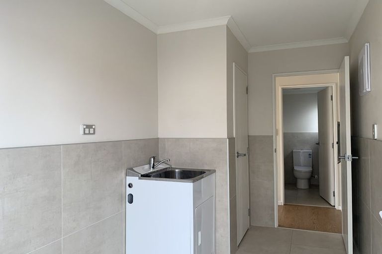 Photo of property in 16 Tarapiroe Avenue, Takanini, 2112