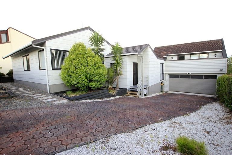 Photo of property in 189 West Harbour Drive, West Harbour, Auckland, 0618