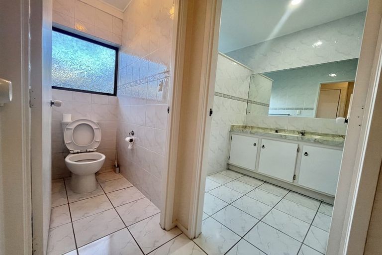 Photo of property in 3 Everglade Drive, Goodwood Heights, Auckland, 2105