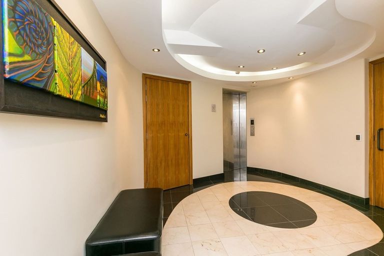 Photo of property in Semple House, 1b/84 Oriental Parade, Oriental Bay, Wellington, 6011