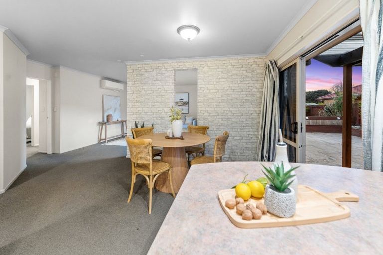 Photo of property in 30 Mcleod Place, Papamoa Beach, Papamoa, 3118