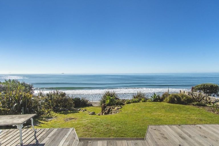 Photo of property in 209 Pukehina Parade, Pukehina, Te Puke, 3189