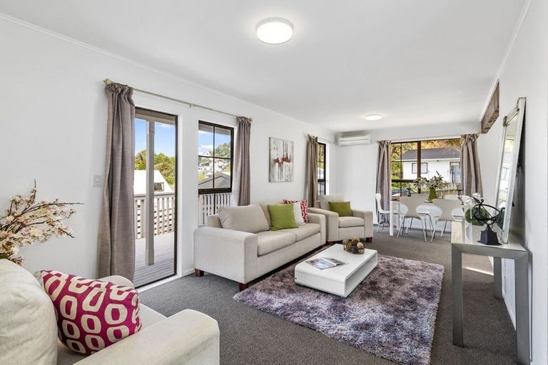 Photo of property in 12 Westwood Road, Tawa, Wellington, 5028