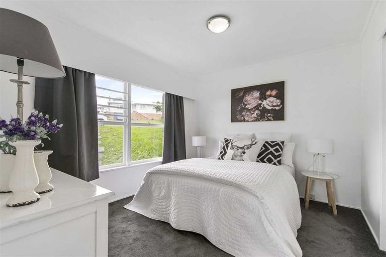 Photo of property in 2/16 Diana Drive, Glenfield, Auckland, 0627