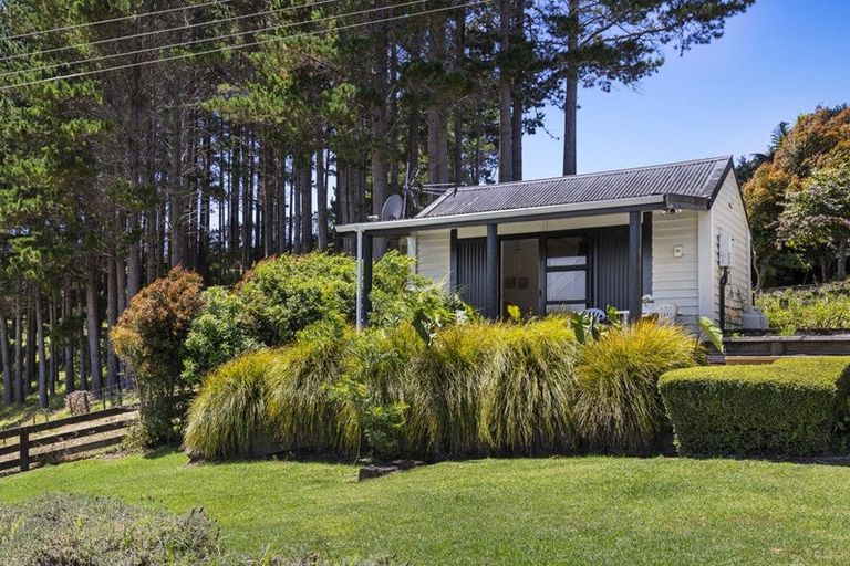 Photo of property in 543 Mataro Road, Onaero, Urenui, 4375