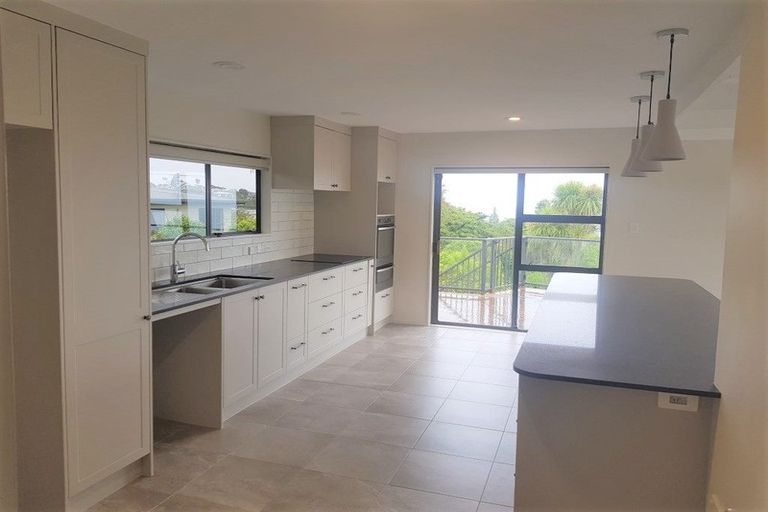 Photo of property in 1/29 Bayview Road, Browns Bay, Auckland, 0630