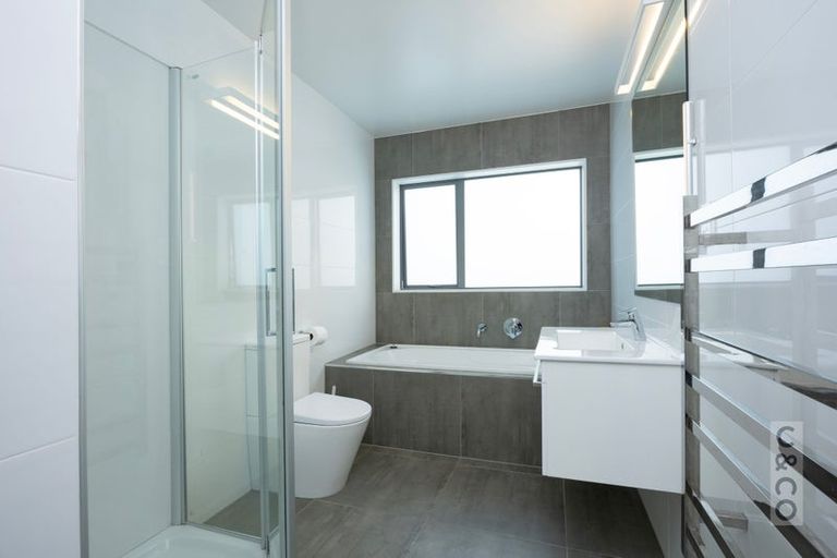 Photo of property in 54 Vinistra Road, Kumeu, 0810