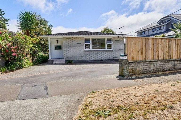 Photo of property in 418a Muritai Road, Eastbourne, Lower Hutt, 5013