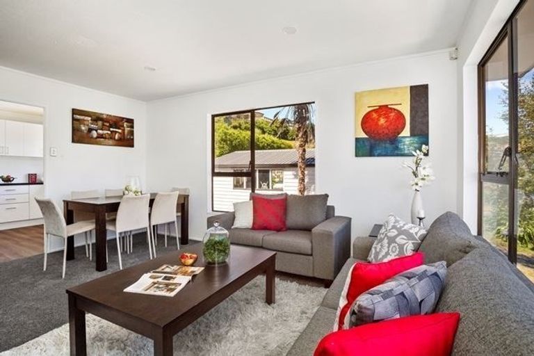 Photo of property in 49b Albatross Close, Whitby, Porirua, 5024