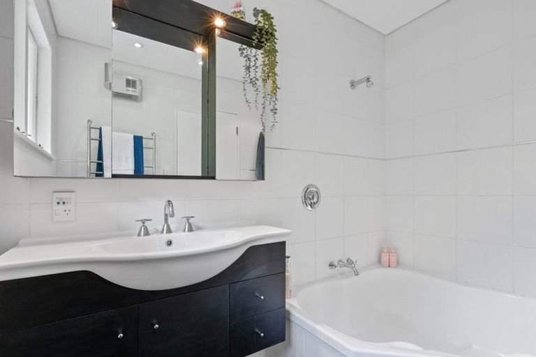 Photo of property in 18 Rata Road, Otatara, Invercargill, 9879