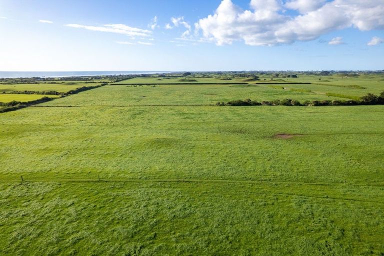 Photo of property in 306 Pungarehu Road, Pungarehu, 4685