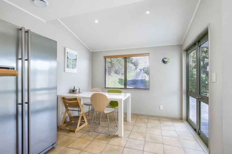 Photo of property in 27 Gledstane Road, Stanmore Bay, Whangaparaoa, 0932