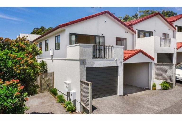 Photo of property in 9/42 Fields Parade, Oteha, Auckland, 0632