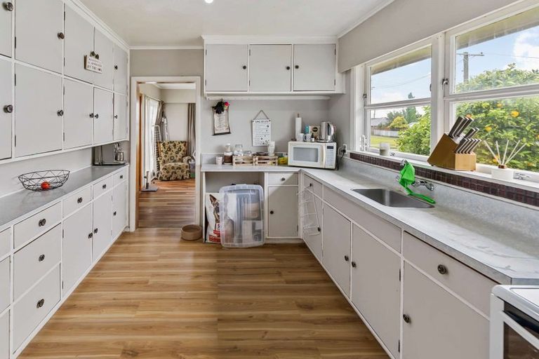 Photo of property in 18 Clyde Street, Levin, 5510