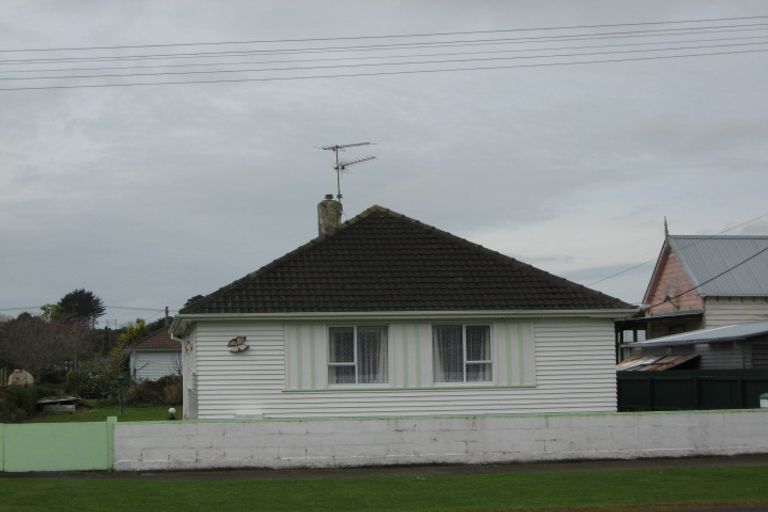 Photo of property in 8 Browne Street, Waitara, 4320