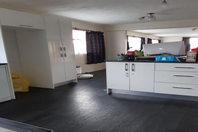 Photo of property in 142 Mark Avenue, Grenada Village, Wellington, 6037