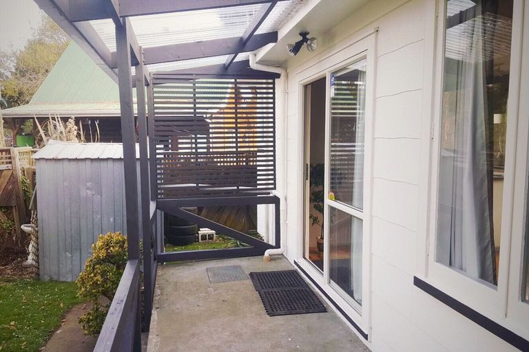 Photo of property in 13 Blanes Road, Weymouth, Auckland, 2103